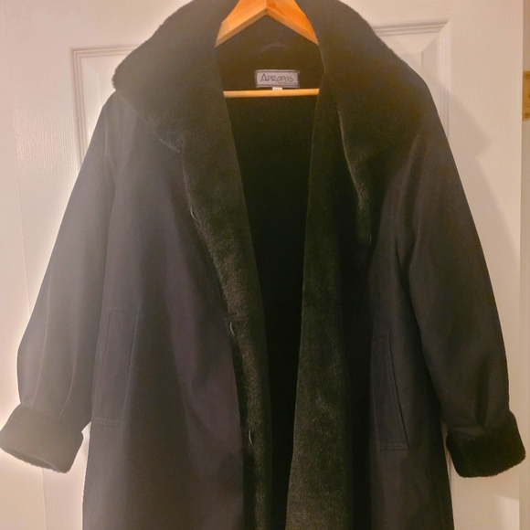 Apropos Women's Fur Coat - Picture 1 of 1